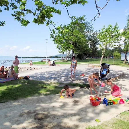 度假居 Balaton H801 *